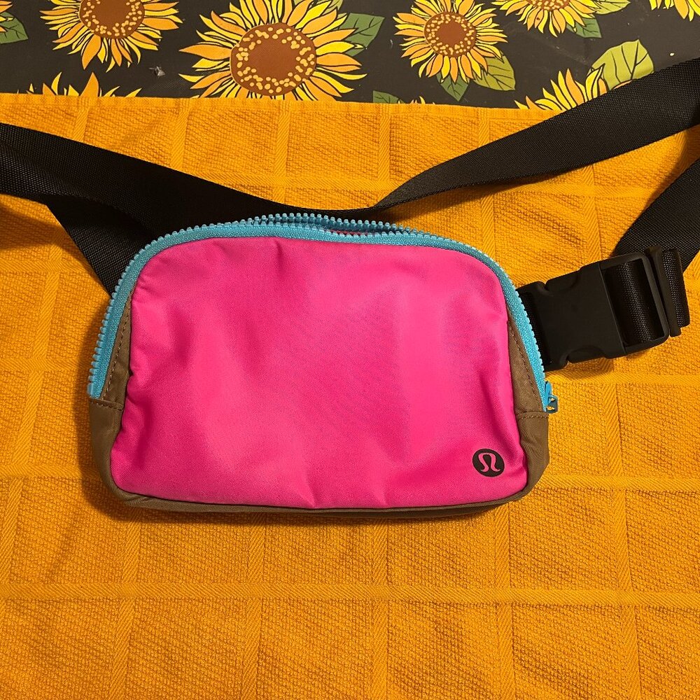 Lululemon Belt Bag, 1L